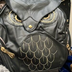 Owl Design Black and Gold Women's Backpack